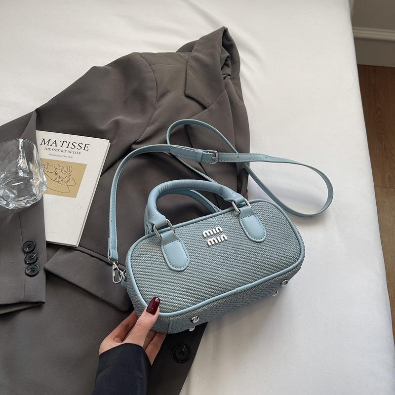 

Универсальная простая сумка-мессенджер женская лето 2025 новая мода корейская версия высококлассная портативная сумка для поездок на работу женская 23*8*12