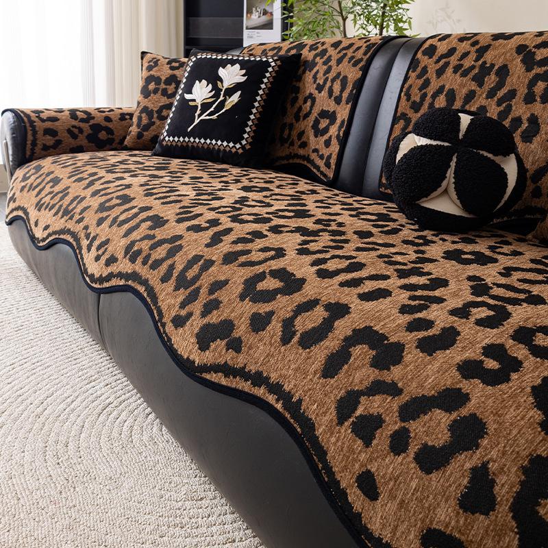 

Retro Leopard Print Home Living Room Sofa Cushion Non-Slip Seat Cushion Special-Shaped Advanced Sofa Cover Directly From The Manufacturer 70*70cm
