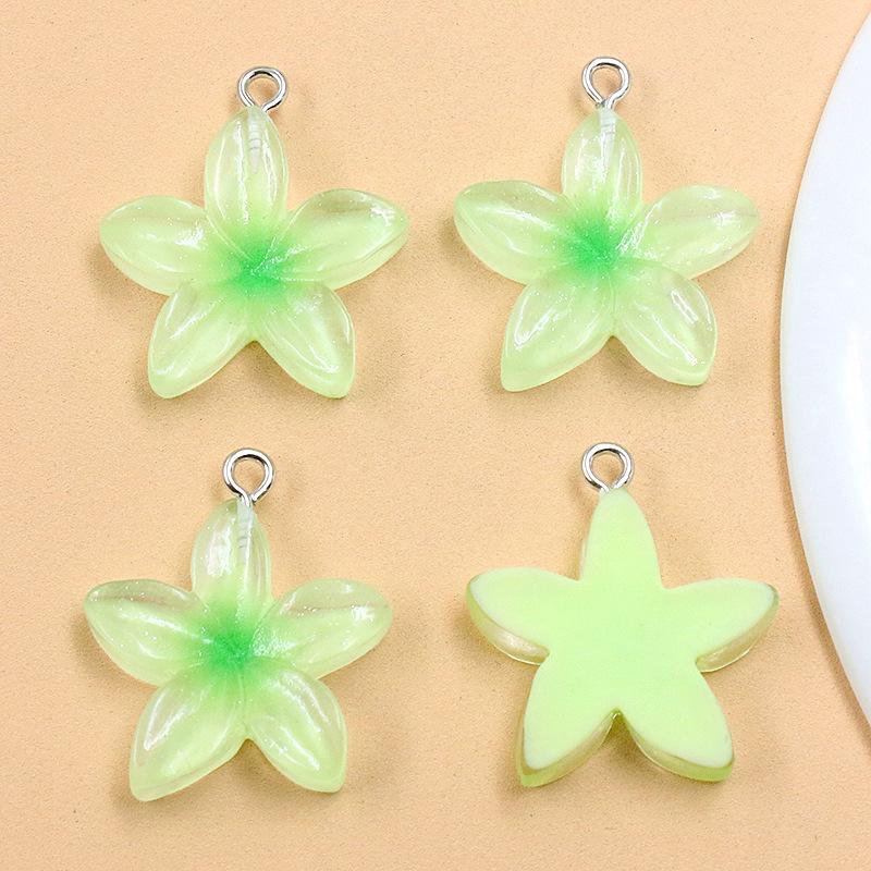 6-Color DIY Resin Lotus Flower Pendants - Transparent Five-Petal Charms for Bags 1 Piece зелёный