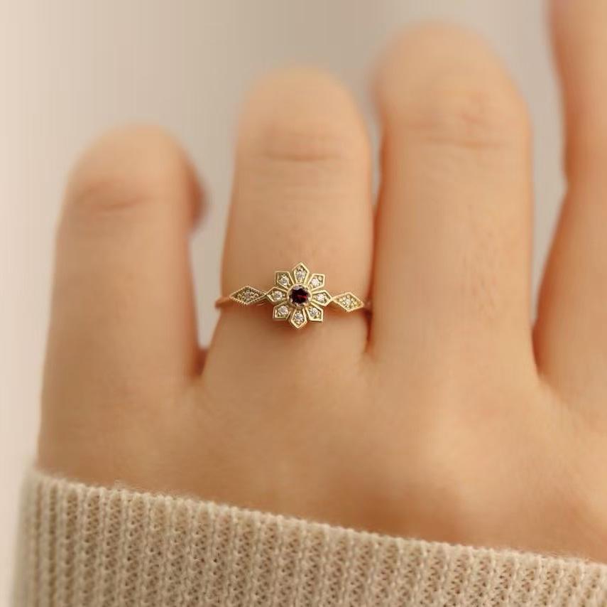 Three Heroes Sunflower Snowflake Ring: Elegant & Versatile Women's Jewelry