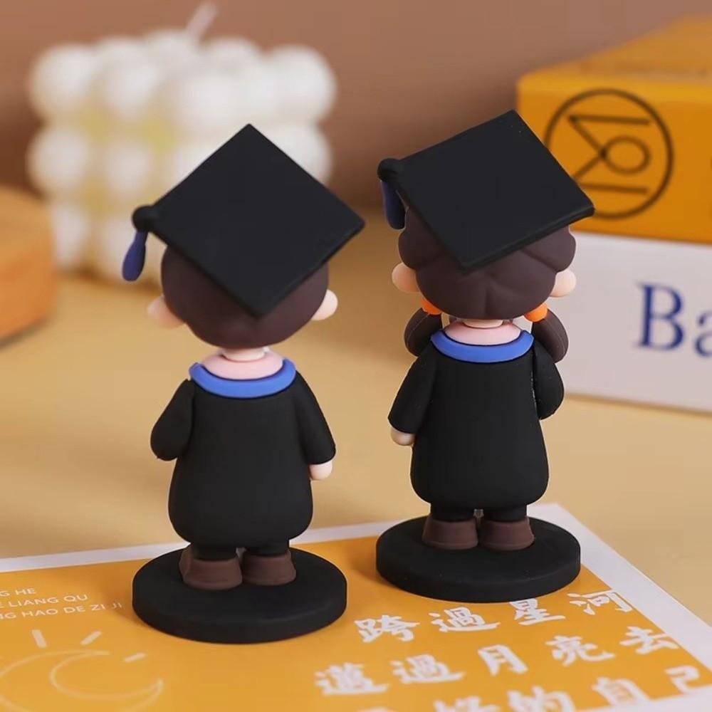 Bachelor's Graduation Cake Topper 3D Design Cute Figurines Graduate Cake Figurine Cartoon Style Graduation Ornament Decor