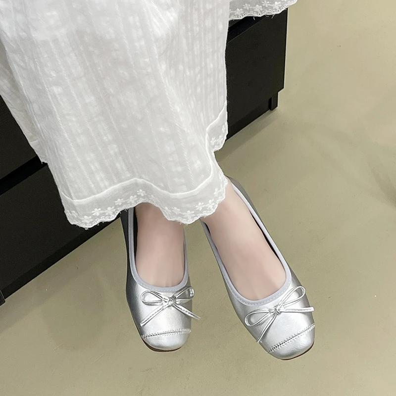 2025Suede Flat Shoes New Women's Soft and Fashionable Lightweight Shoes French Small Fragrance Bow Elegant and Comfortable Shoes