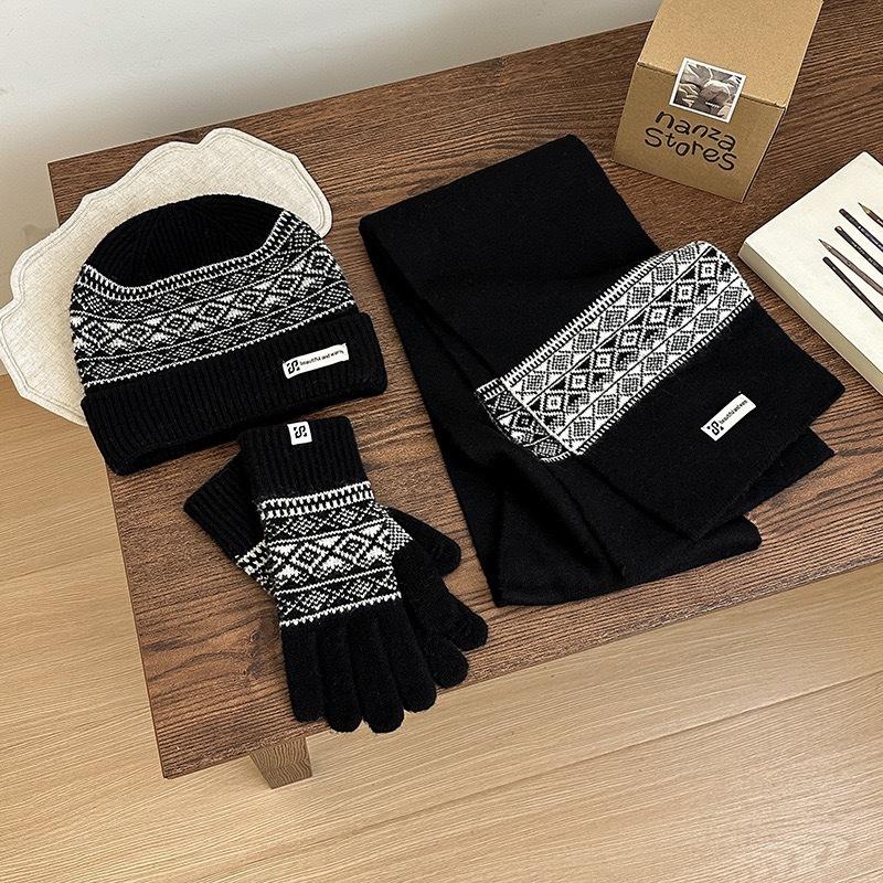 3Pcs Set Winter Hat Scarf Touchscreen Gloves Unisex Knitted Warm Beanie Neck Warmer Gloves Set For Autumn Winter Outdoor Daily Wear