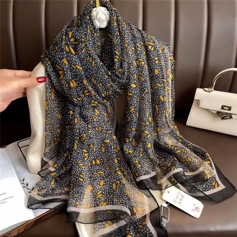 New Silk Beach Stoles Women Hijab Scarf Sunscreen Shawl Wraps Ladies Scarves Foulard Beach Stoles Female Bandana Echarpe