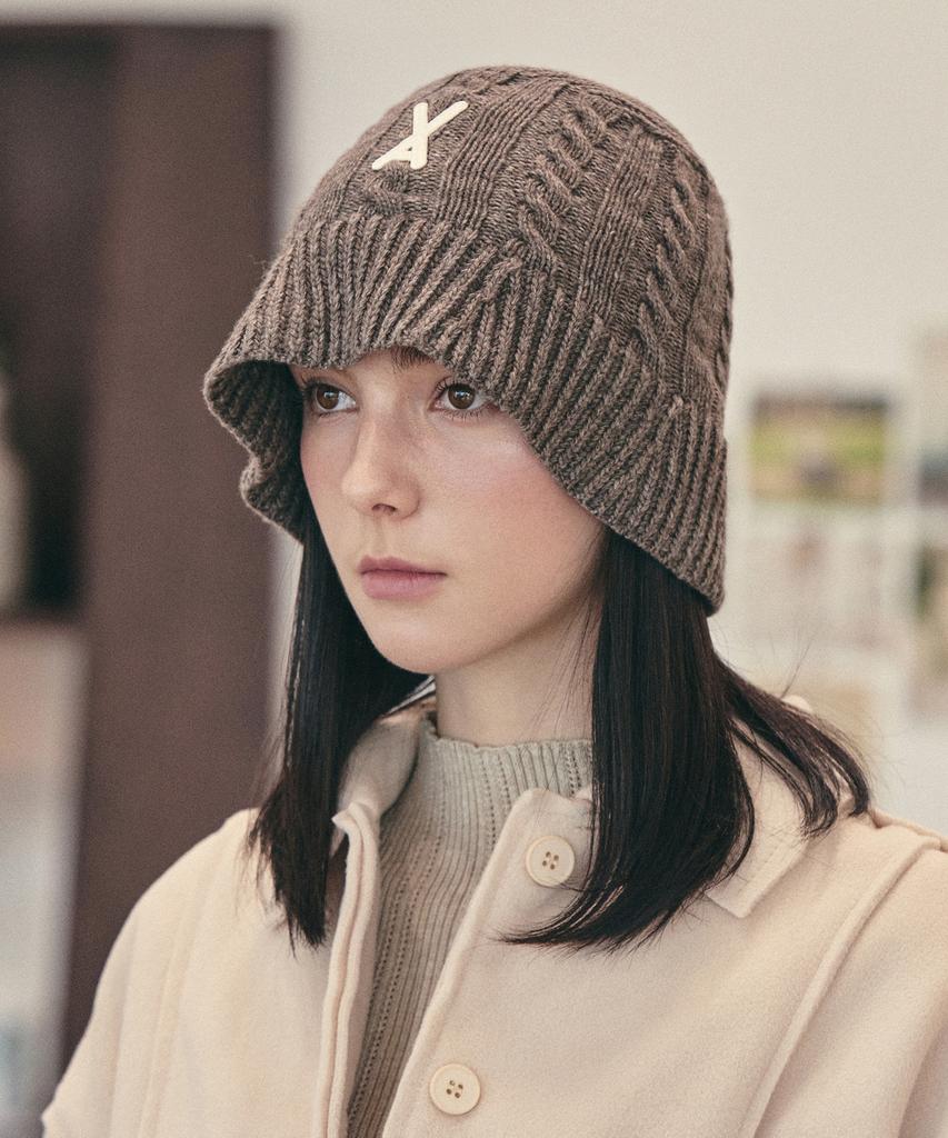 Bajal Va Applique Cable Knit Bucket Hat Brown