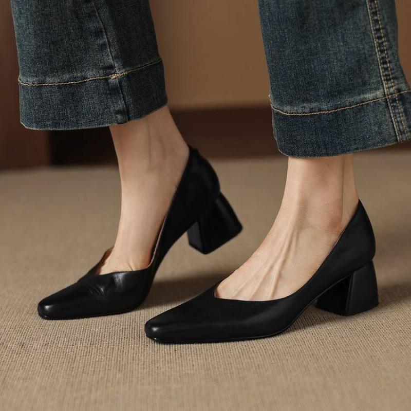 New women's thick heel large size women's shoes casual solid color leather square head single shoes one pedal four seasons wear cowhide single shoes