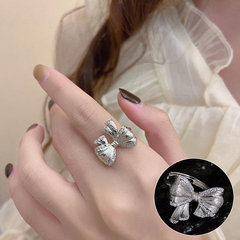 Prsten ve stylu korejském S925 postříbřený s nepravidelným listem - Dámská vintage móda, Jednoduchý zakřivený okraj Srdce Geometrický Otevřený design pro ukazováček.