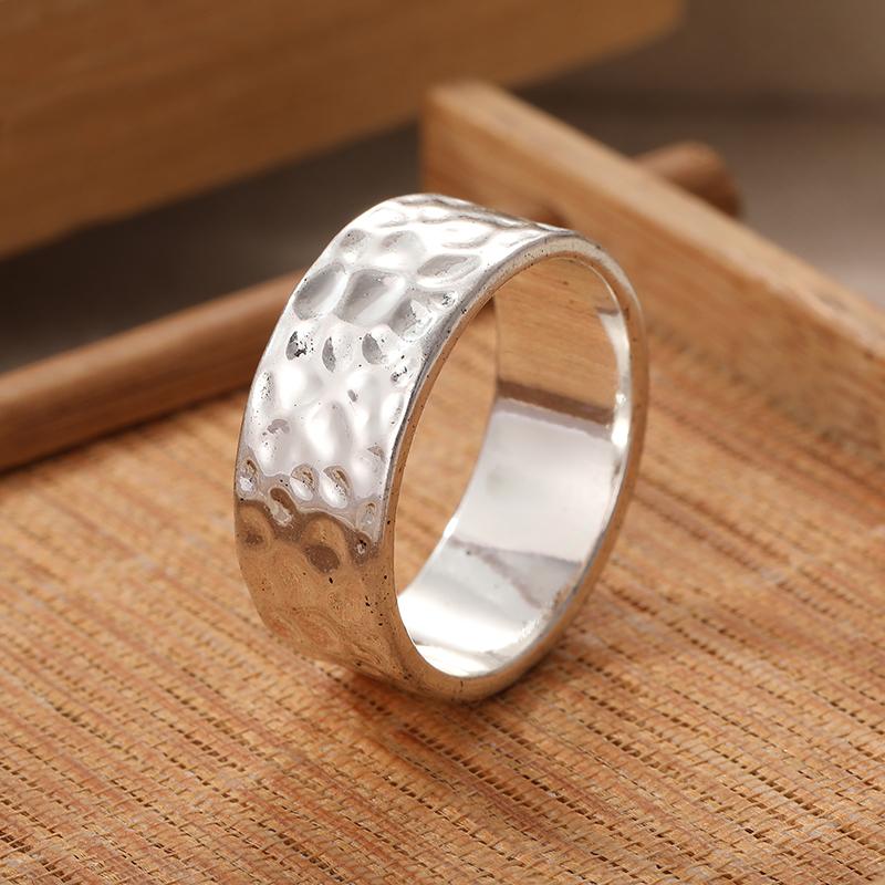 Simple Exquisite Wide Faced Fashion Ring For Men Women CopperPlated Hammered Rings Versatile Daily Commute Jewelry
