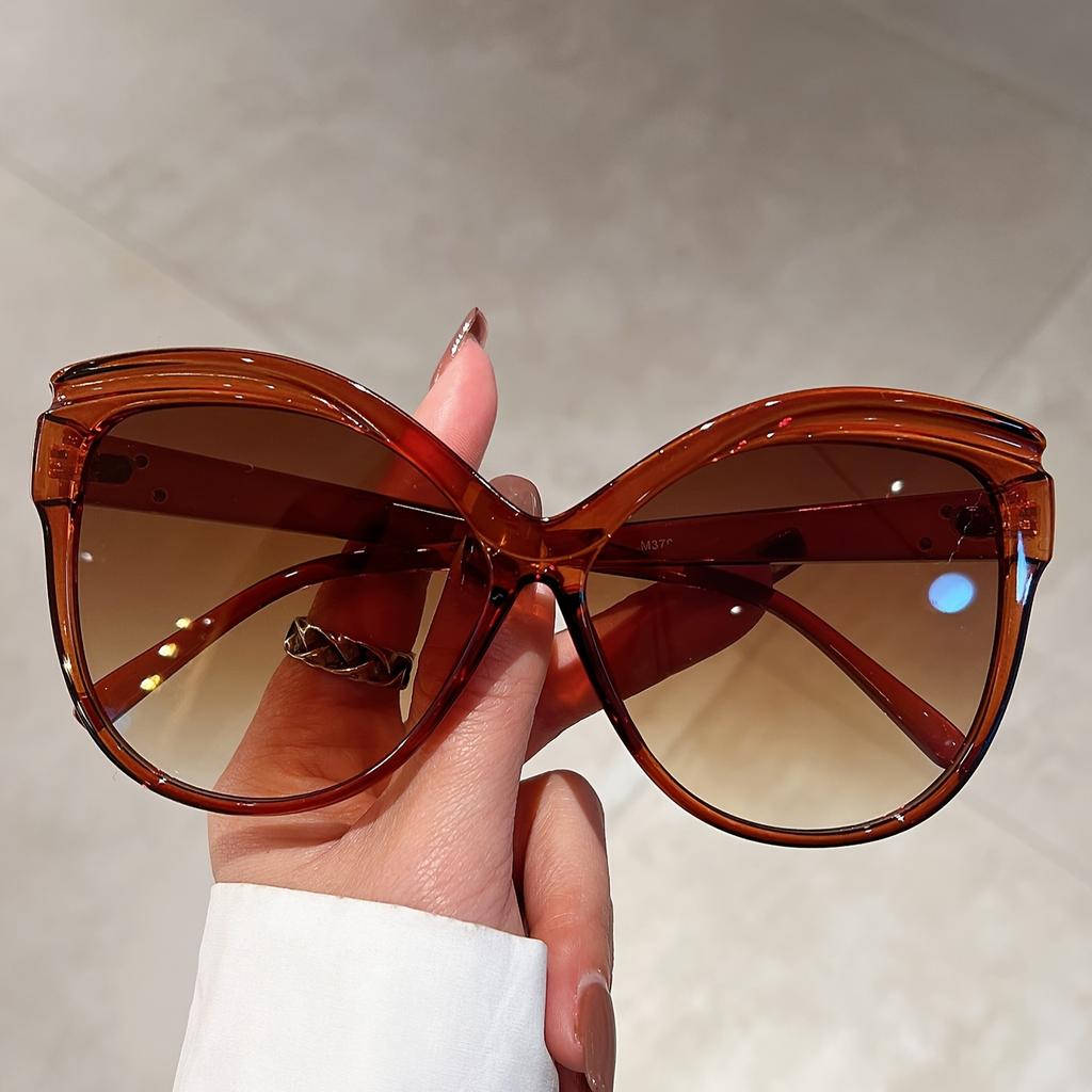 Stylish Large Cat Eye Fashion Sunglasses For Women & Men - Tortoiseshell Pattern Gradient Lens Durable Plastic Frame Eyewear