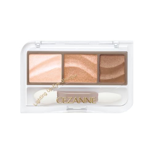 Cezanne Lighting Up Eyeshadow 01 Royal Beige 1.7g sheer three-color that allows you easily create delicate gradient.
