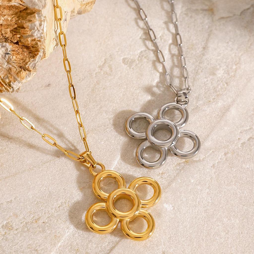 18K Gold Stainless Steel Flower Pendant Necklace - Trendy, Versatile, Non-Fading Jewelry