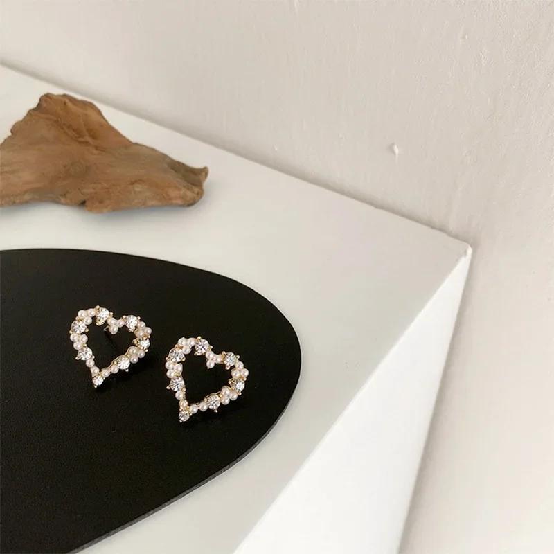 South Korea Small Fresh Sweet Cute Heart Crystal Stud Earrings Temperament Geometric Round Pearl Zircon Party Earings for Women