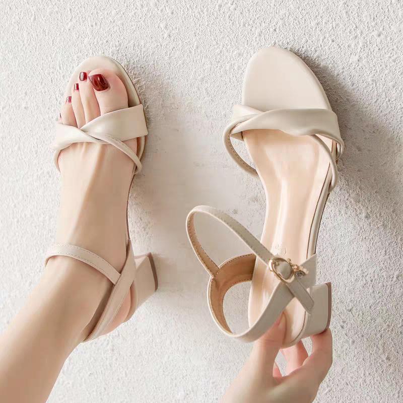 

Fairy style sandals female 2025 summer new Korean version trendy versatile medium thick heel with sandals round head large size 40
