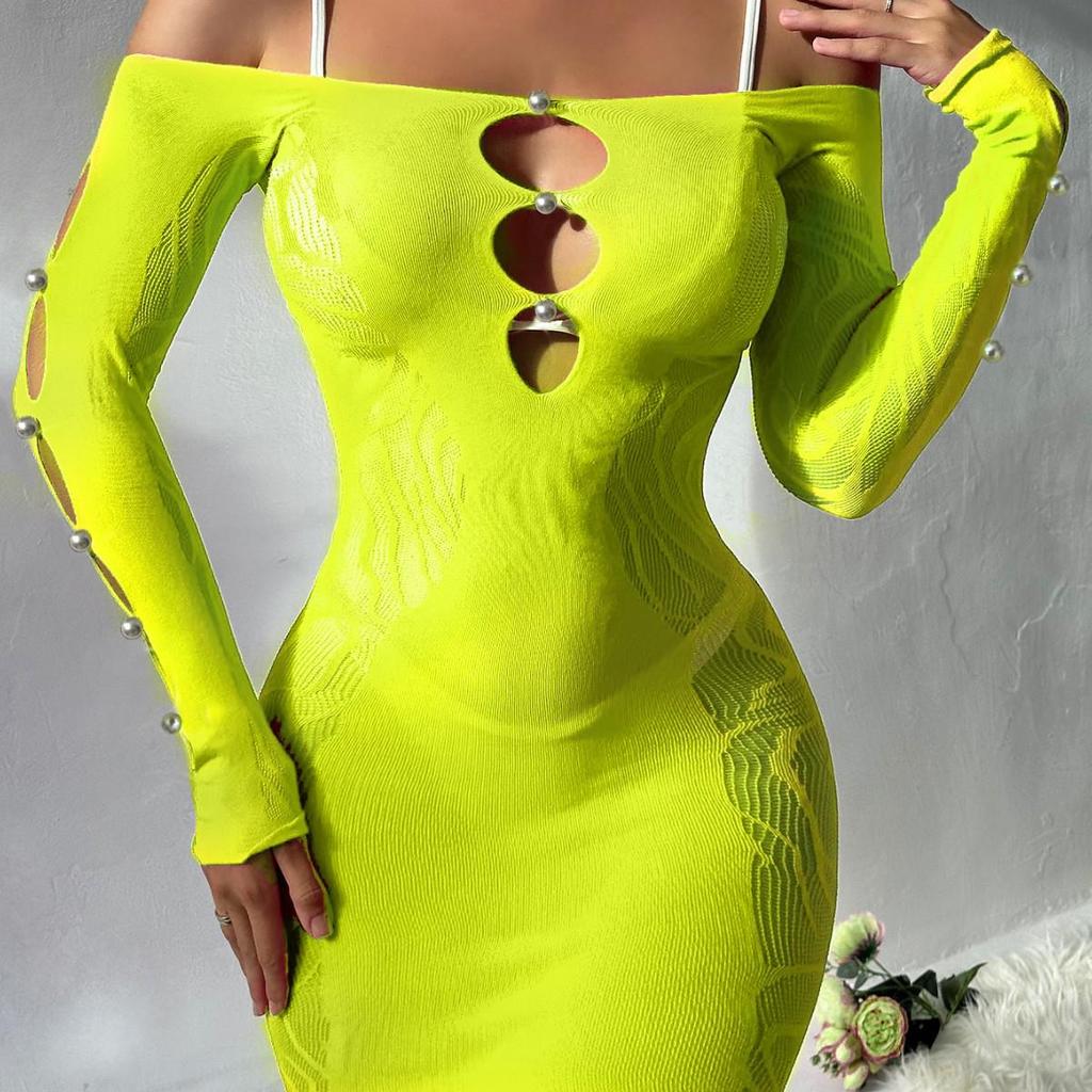 Vestido Danai Bodycon Sexy de Rede Tamanho Plus com Detalhe de Pérolas e Mangas Longas Off-Shoulder