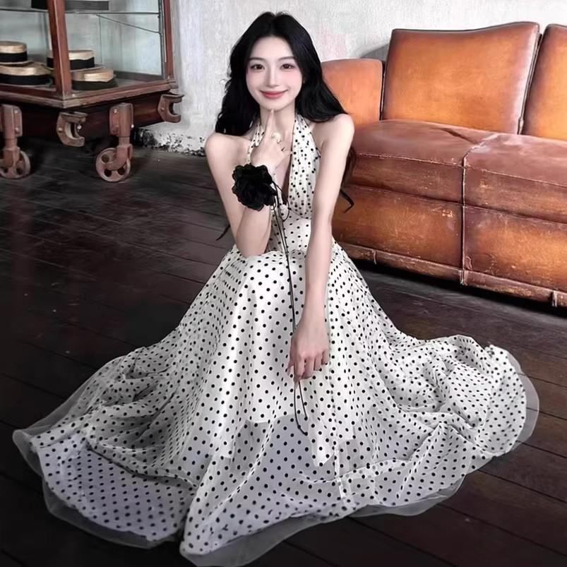 French Royal Sister Women Polka Dot Neck Sling Dress Spring and Summer High-end Temperament V-neck Waist Big Swing Dress