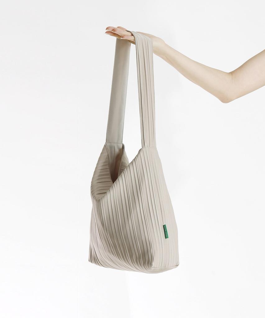 Green Stuff Simple Shopper Bag 62 Random Pleats - Beige