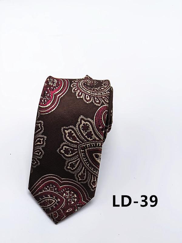 Handmade Paisley Tie for Trendy Gentlemen