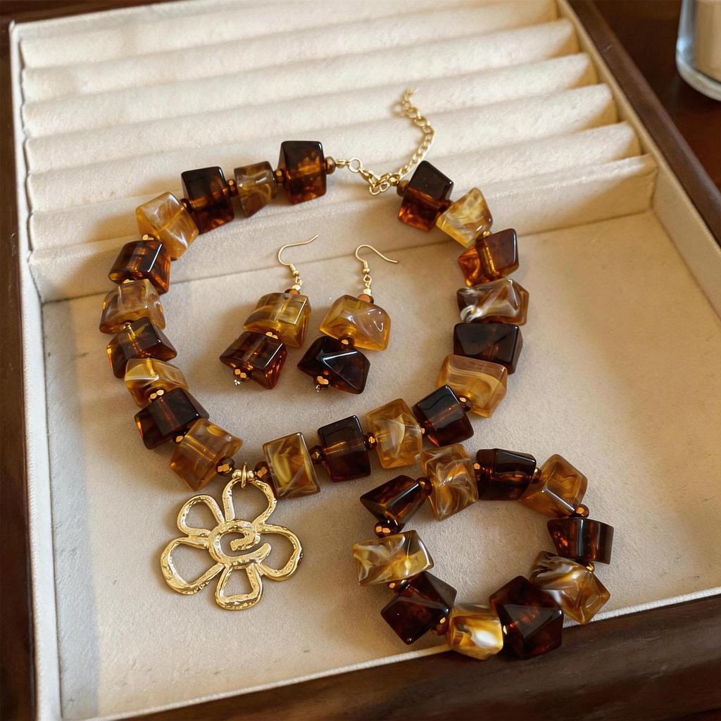 European Retro Geometric Faceted Acrylic Flower Jewelry Set - Necklace & Earrings