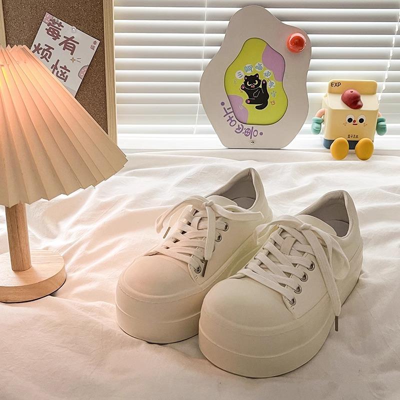 

Factory direct sales small platform women s shoes little white shoes 2025 spring new casual sports shoes board shoes bread shoes 40 белый