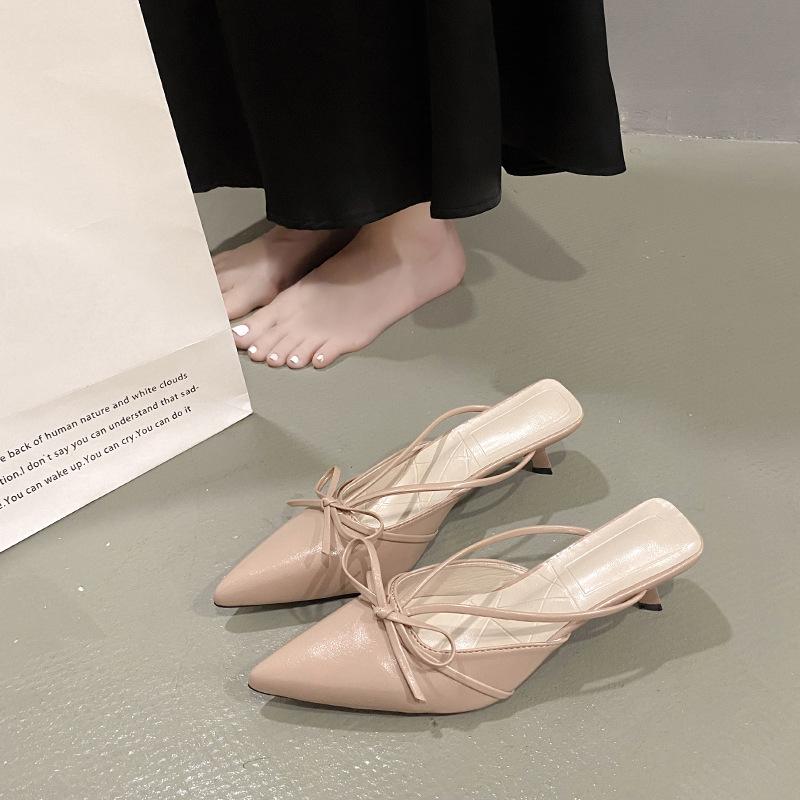 

Весна и лето 2025 новые французские бантики острый носок туфли-котята и сумка голова крутые тапочки низкий каблук с открытой пяткой крутые тапочки 40 телесный