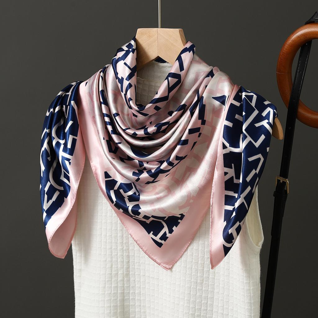 90X90CM Bandannas New Print Sunscreen Square Kerchief Four Seasons Fashion Flower Silk Scarves Europe And America Luxury Shawls