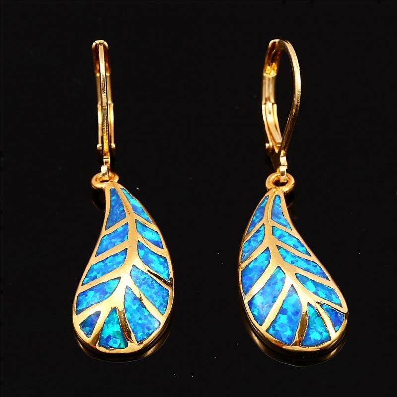 

Hot Sale Fashion Commuter OL Banana Leaf Ear Buckle Personality