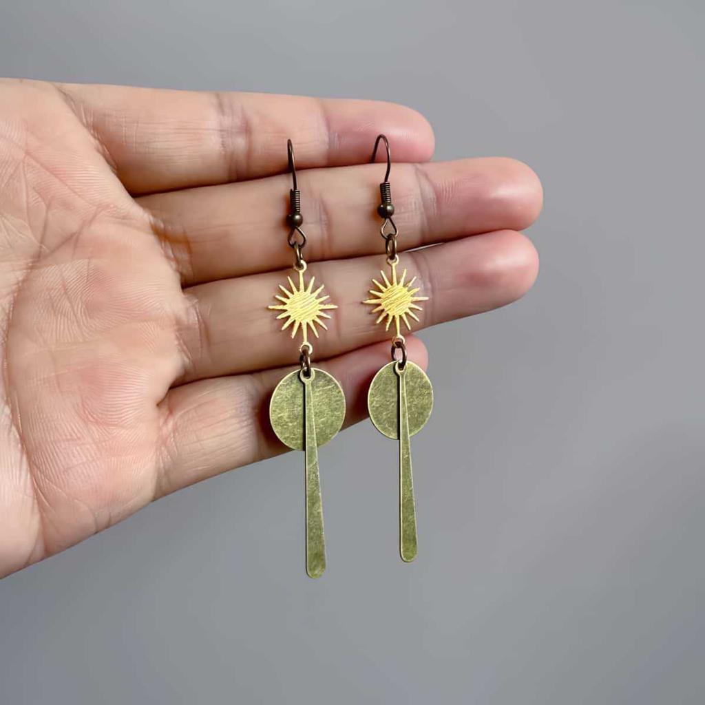 Bohemia Sunburst Geometric Long Dangle Earrings for Women Vintage Brass Drop Earrings Ethnic Vacation Statement Jewelry Gifts