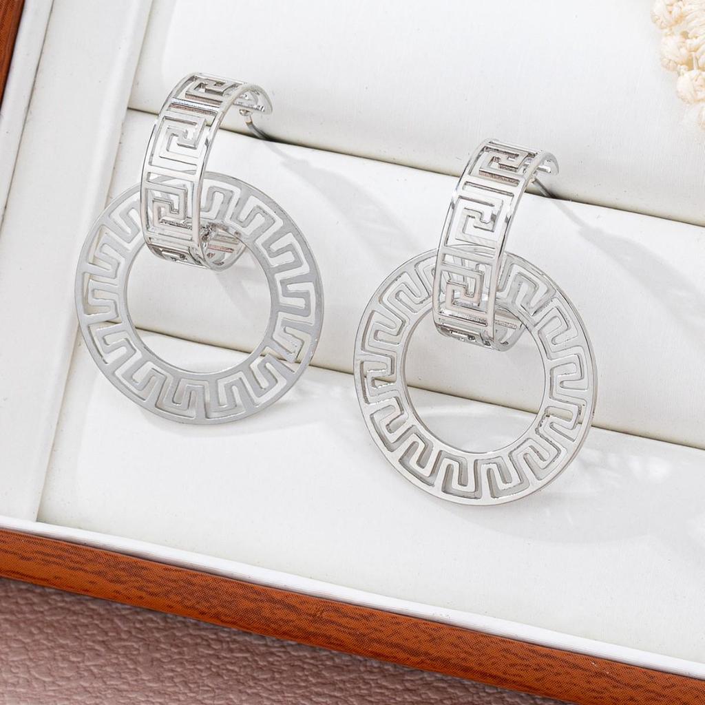 Cross-Border Hollow Geometric Court Style Earrings – Elegant, Light Luxury Dangle for Ladies