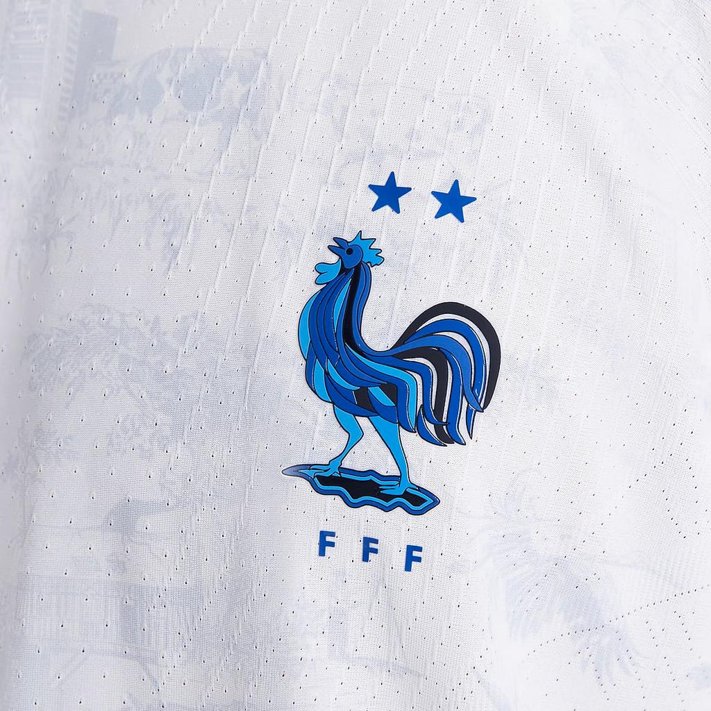 Nike Qatar World Cup Badge Logo Short Sleeve Soccer Jersey Player Edition Men Jersey White DN0624-100