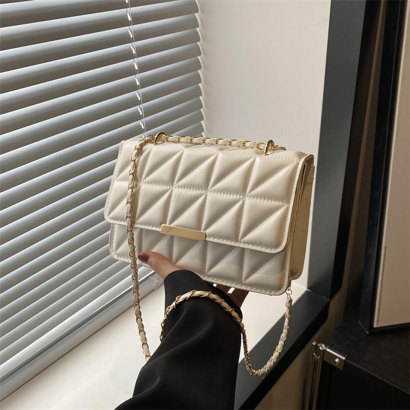 Trendy Fashionable Chain Crossbody Bag Stylish Small Square Handbag For Women