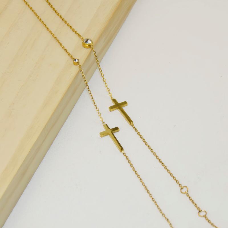 Non-fading Titanium Steel European and American Style Zircon Cross Necklace - Simple, Shiny Clavicle Chain