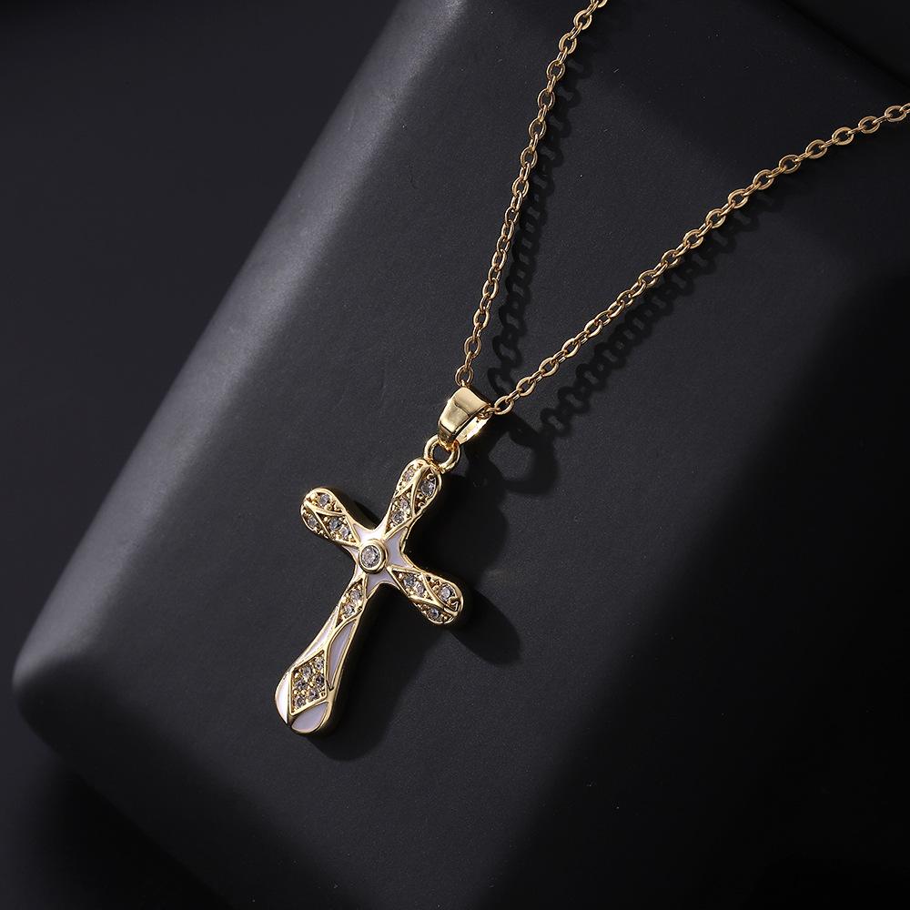 Vintage Elegant Micro-Set Zircon Cross Pendant Necklace Versatile Gold Tone Jewelry