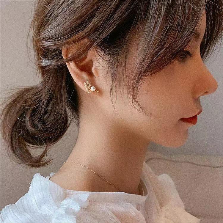 2024 Trendige Blatt-Perlen-Ohrringe: Stilvolles, vielseitiges Design für Frauen