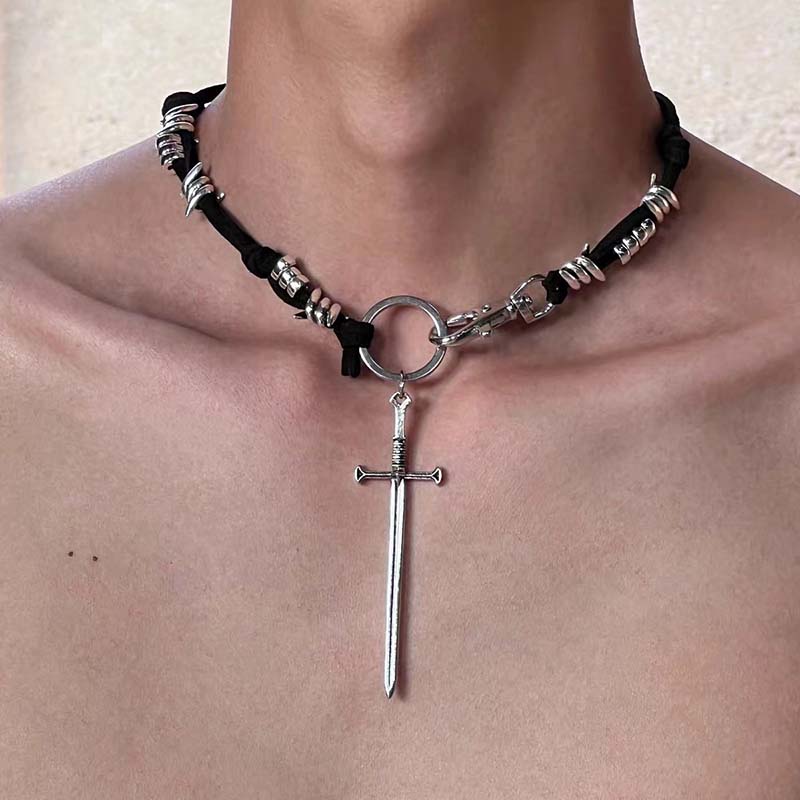 Y2K Punk Thorn Cross Pendant Necklace for Women Men Hiphop Cool Mines Punk Goth Niche Fashion Clavicle Chain Jewelry Gifts