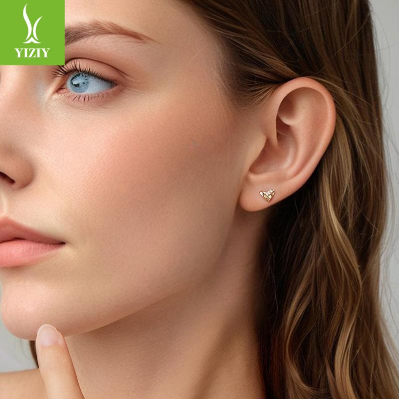 Exquisite Mini Love Small Stud Earrings Romantic And Timeless S925 Sterling Silver Heart Stud Earrings