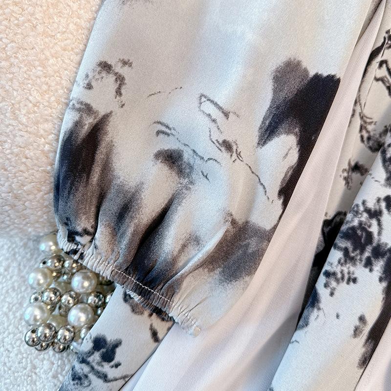 A Plus-size Women's Dress with A Traditional Chinese Style and Design, Featuring Ink-wash Painting, Is A New Style for Spring and Autumn