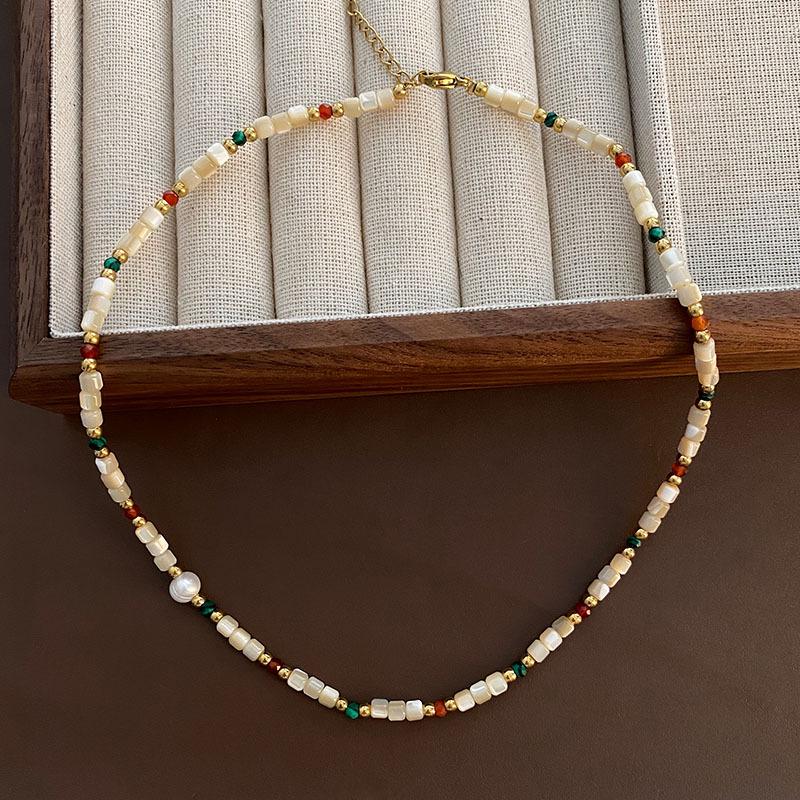 2024 Trendy Freshwater Pearl Choker: Colorful Beaded Necklace for Women's Clavicle with a Luxurious and Stylish Touch