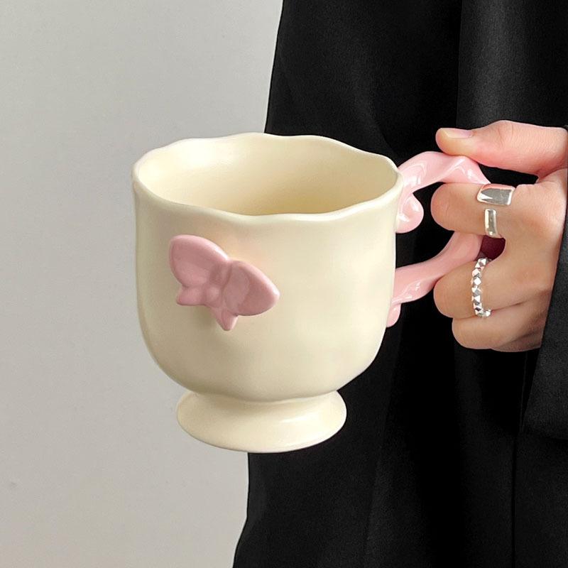 

Керамическая кружка для девочек «Мечтательное сердце и бабочки» Высокая и милая чашка для кофе и воды Сувенир Нишевый подарок на день рождения 401-500ml