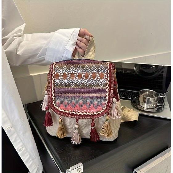 Schicker leichter Canvas-Rucksack mit Quasten-Detail Modischer Kordelzugverschluss Polyestergefüttert Damen Reise-Tagesrucksack