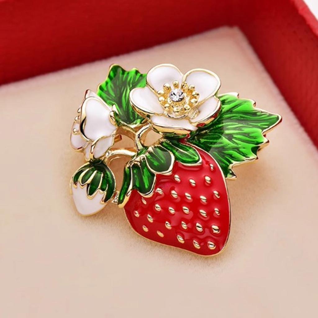 Vintage Rhinestones Strawberry Shaped Brooch Hand Painted Fruit Breastpin Enamel Lapel Pin Clothes Jewelry Accessories