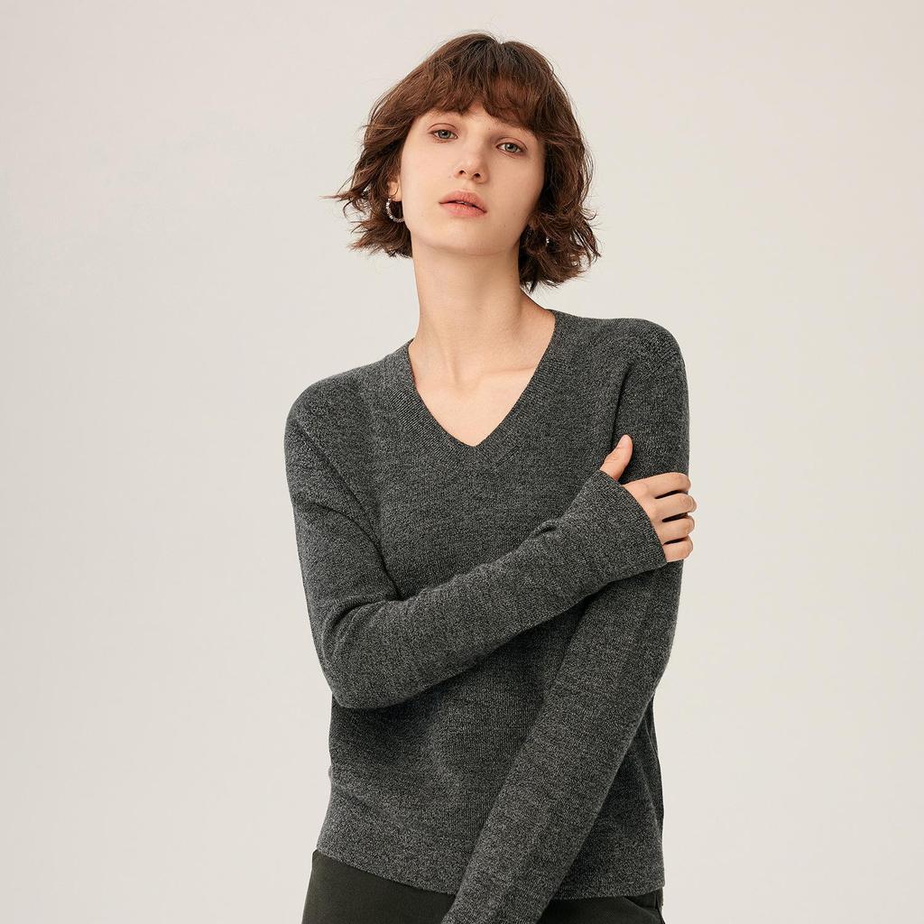 Women's Pure Wool V-neck Slimming Knit Sweater