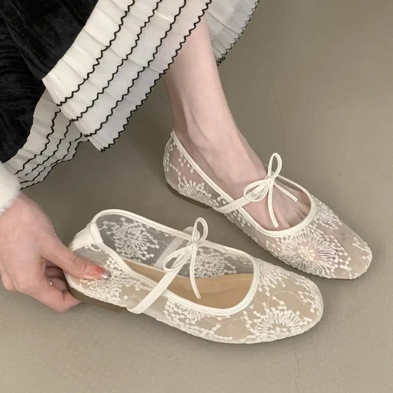 

Сетчатые балетки женские с вышивкой, мягкой подошвой и бантом, модная обувь для женщин, полые, удобные, дизайнерские брендовые туфли 40