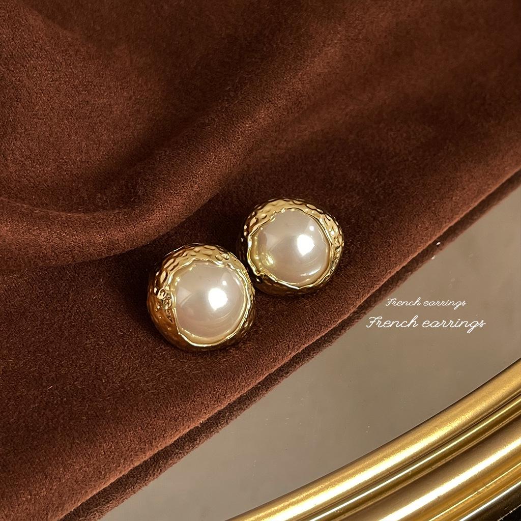 Chinese-Inspired Elegant 925 Silver Stud Earrings with Exaggerated Design