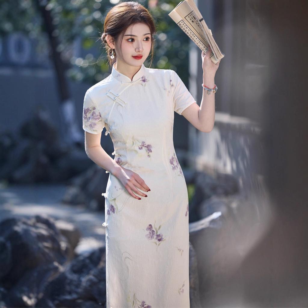 1011 spring and summer new models, jacquard side buckle medium and long cheongsam high-end plain and elegant beige short-sleeved long cheongsam in