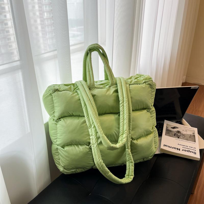 Large-capacity Cotton Clothing Bag Women's Autumn and Winter Versatile New Casual Shoulder Bag Popular Commuter Tote Bag