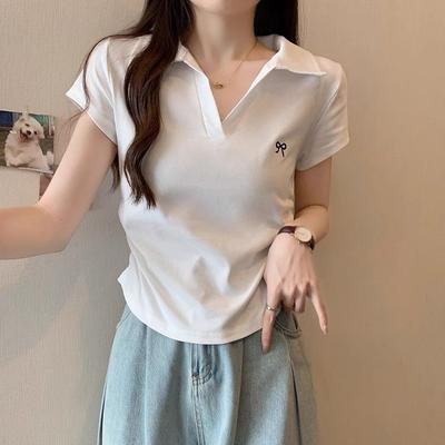 Dámské tričko s krátkým rukávem s límečkem, slim fit, bavlněné, s výšivkou mašličky