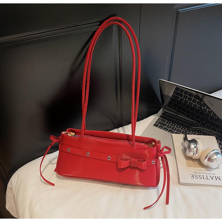 

Сумка большой вместимости женская летняя новая повседневная нишевого дизайна на плечо подмышку сумка для поездок бордовый