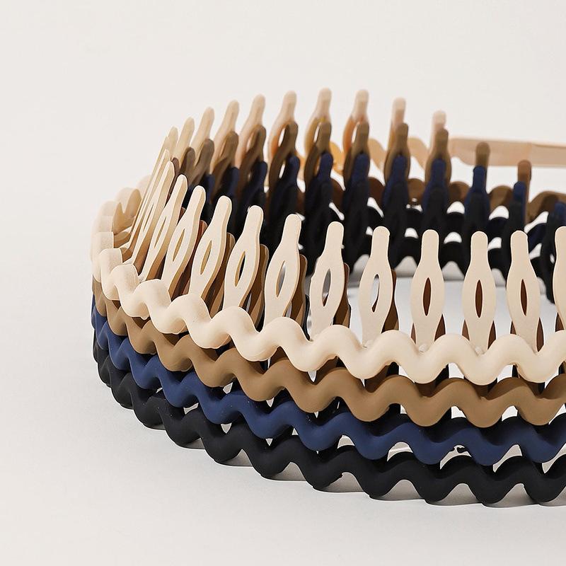 4PCS Press Type Face Wash with Teeth, Anti Slip, Broken Hair, Pressure Hair Headband, Summer Women's Hair Bundle, Hair Clip Set.