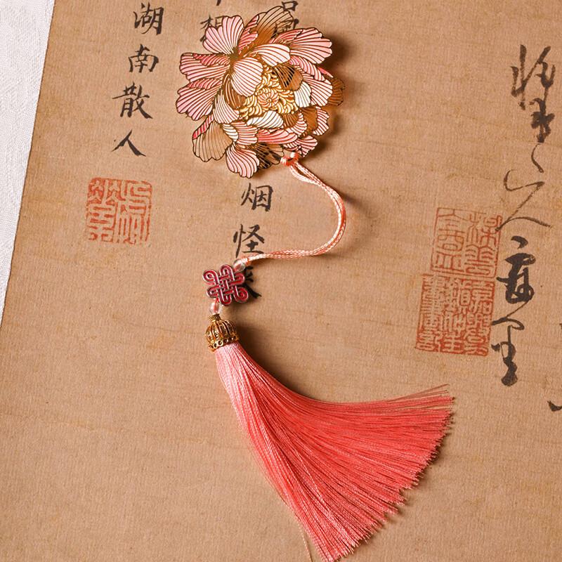 Hangsilu Suzhou Embroidery Mulberry Silk Scarf & Bookmark Pen Gift Set