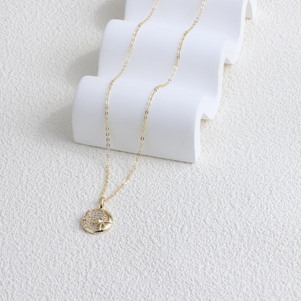 Japanese and Korean wind, star and moon diamond pendant, clavicle chain, light luxury, full diamond disc clavicle chain, personalized design necklace.